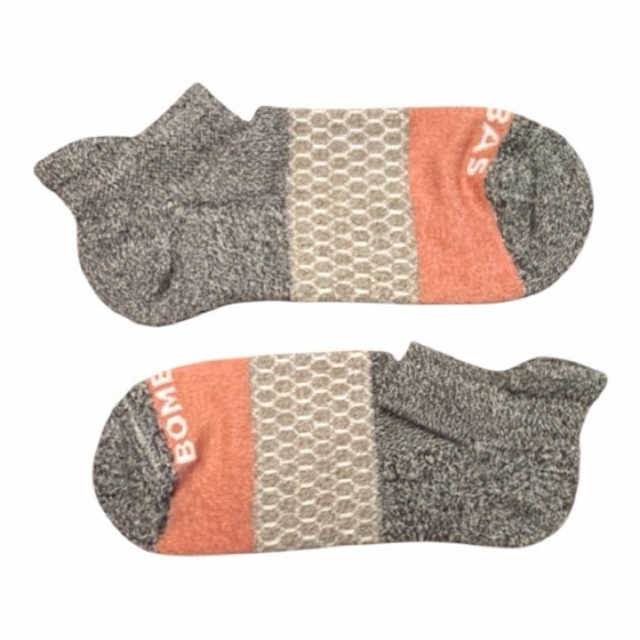 🆕 Bombas Gray and Red Ankle Socks
Size Medium - Picture 2 of 7